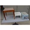 Image 1 : 3 Stools: 2 plastic step stools, 1 hide-a-away stool