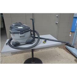Shop Vac with Attachments