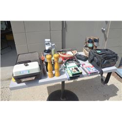 Canada Boots, Vintage Kitchen Related Items, Camera Bag