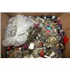 Image 2 : Box Lot of Jewelry, Beads and Parts