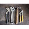Image 2 : Crescent, Hammer, Adjustable Pliers (4)