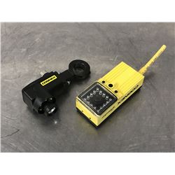 (2) COGNEX CHECKER 821-0070-1R / 807-0004-5 CAMERA