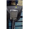 Image 2 : 2 SHOVELS, ONE SCRAPER