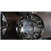 Image 2 : 8 PIECE HUB COVERS