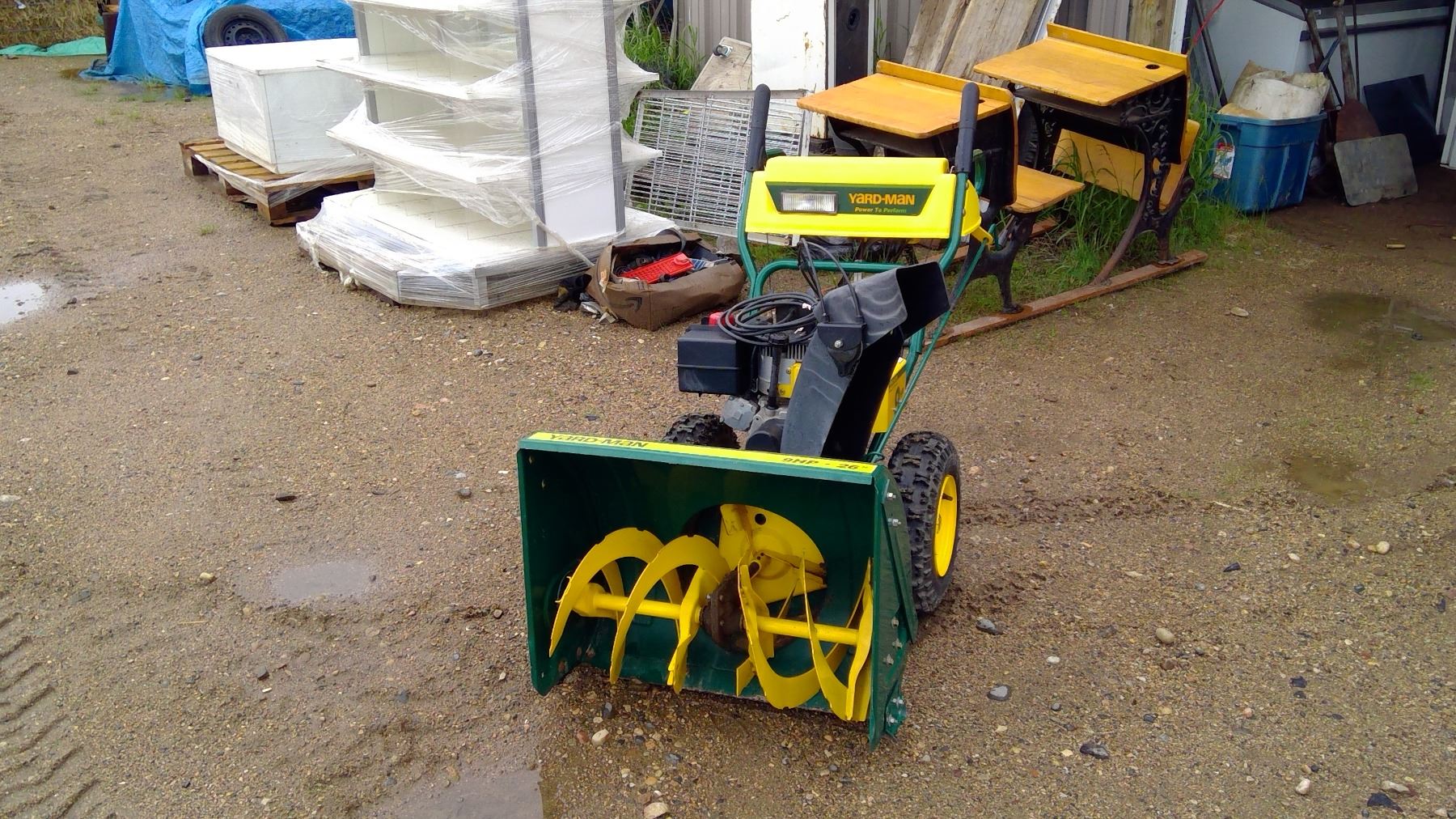 YARDMAN 26"SNOWBLOWER