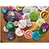 Image 4 : 100 BADGES/BUTTONS (75)