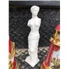 Image 3 : STATUTE - WHITE LADY AND SET OF LIGHT HOUSES