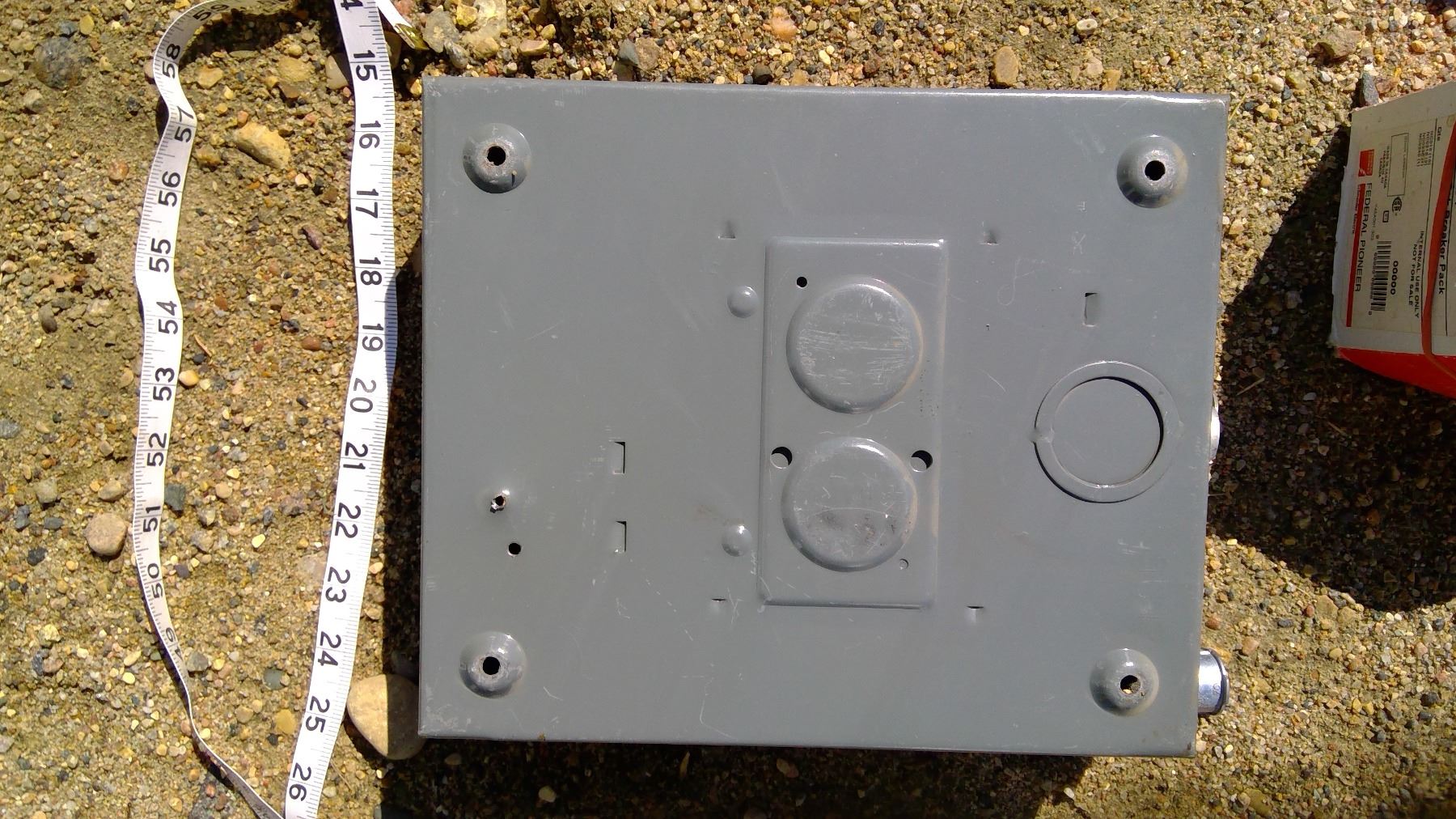 AMALGAMATED PANEL BOX WITH 6 BREAKERS STABLOK BREAKERS