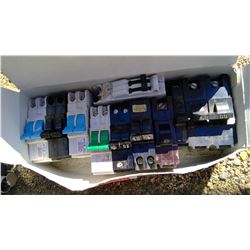 BOX OF 10 STAB-LOK BREAKERS