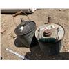 Image 3 : 2 METAL GAS CANS