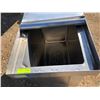 Image 5 : S/S DROP-IN ICE BOX/DEEP WELL DRAIN BASIN