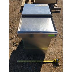 S/S DROP-IN ICE BOX/DEEP WELL DRAIN BASIN