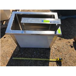 S/S DROP-IN ICE BOX/DEEP WELL DRAIN BASIN