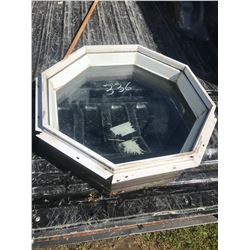 Window - Hexagon - 24"x24"