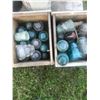Image 3 : 4 Boxes of Assorted Insulators