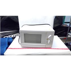 MAGNASONIC MICROWAVE OVEN