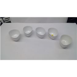 FIVE SMALL SOUP BOWLS