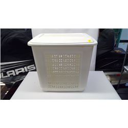 PLASTIC LAUNDRY HAMPER