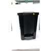 Image 1 : PLASTIC FOOT CONTROL GARBAGE BIN