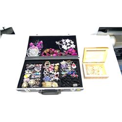 JEWELERY CASE WITH RING HOLDER