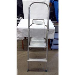 THREE RUNG STEP STOOL