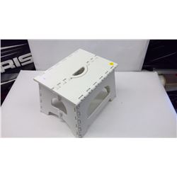 FOLDING STOOL