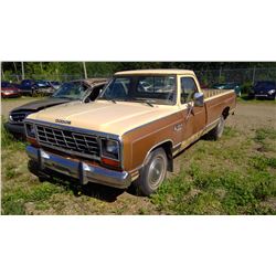 BROWN 1985 DODGE D-150 VIN: 1B7GD14H4FS658264