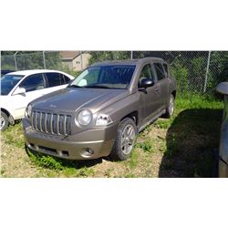GREY 2007 JEEP COMPASS VIN: 1J8FF47W97D422533