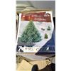 Image 1 : 6 1/2 ft. Christmas Tree