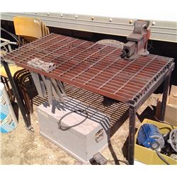 Work Bench w/ Vice on Wheels - 46" x 21 1/2" x 32"