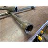 Image 3 : 2 Lug Wrenches