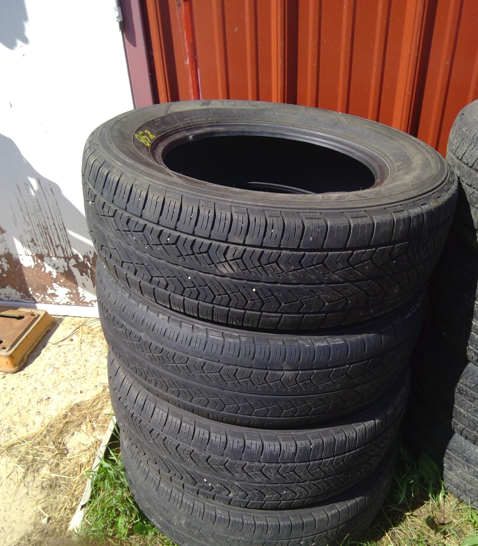 Set of 4 Yokohama Tires 225/65R16 100S