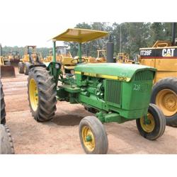 JOHN DEERE  3130  FARM TRACTOR,  SN: 63