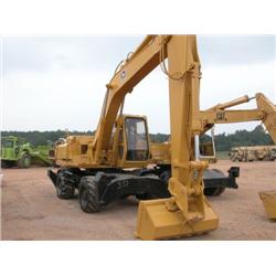 JOHN DEERE  595D  RUBBER TIRE EXCAVATOR