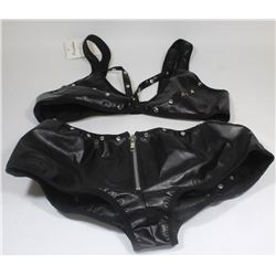 PEECABOO 2PC WOMENS BLACK PLEATHER W/ STUD ACCENTS