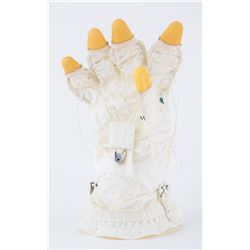 Space Shuttle 4000 Series EMU Glove Restraint Assembly