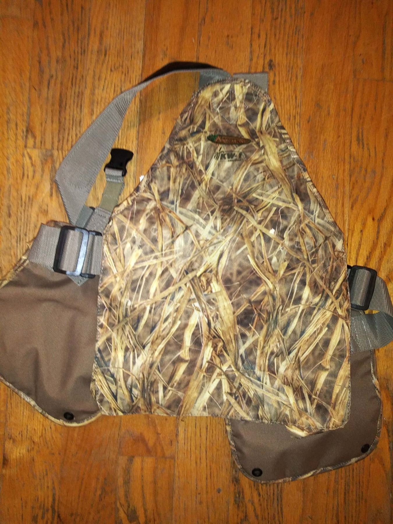 NEW Ducks Unlimited Strap Vest, by Avery