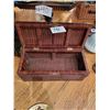 Image 2 : Vintage Wicker Chest