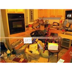 LARGE BUNDLE LOT KITCHEN LOWER LEVEL : 1103R