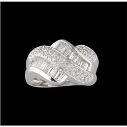 14KW Gold 1.00ct Round/Baguette Diamond Ring