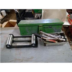 GREEN TOOLBOX C/W ASSORTMENT OF TOOLS