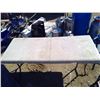 Image 4 : FOLDING TABLE