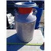 Image 1 : MILK CANISTER