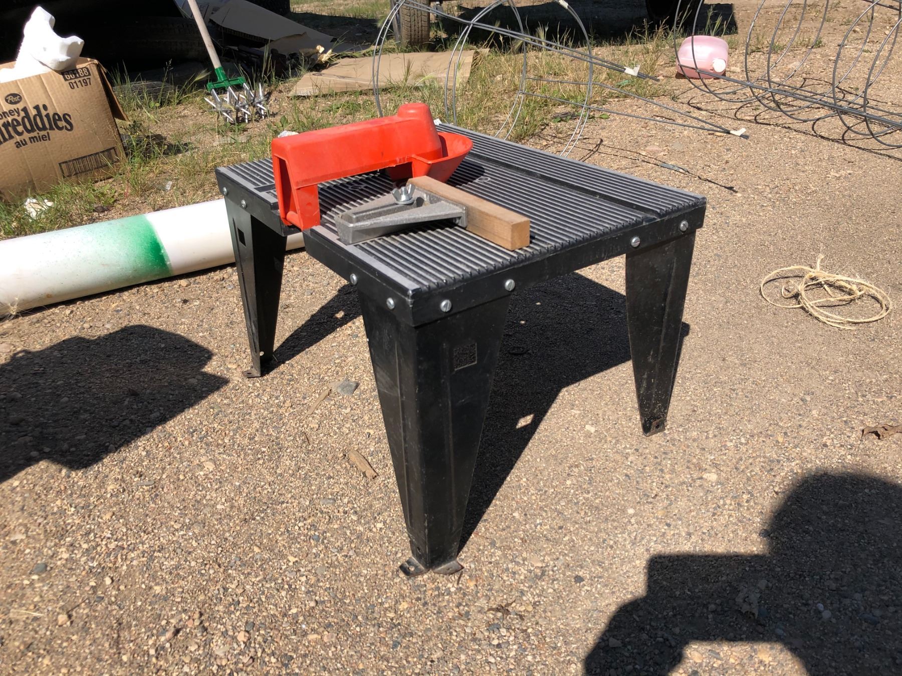 CRAFTSMAN ROUTER/SABRE SAW TABLE