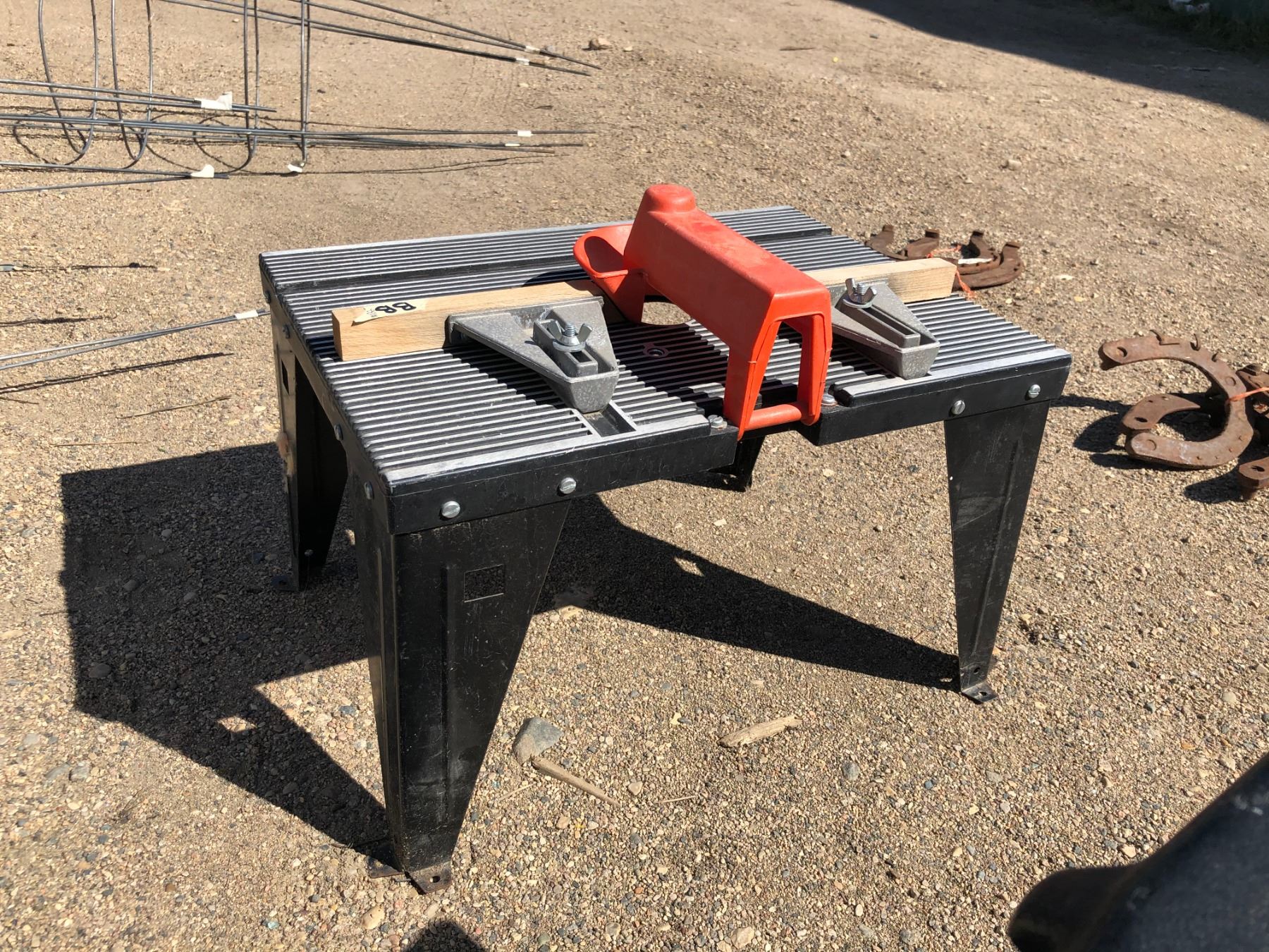 CRAFTSMAN ROUTER/SABRE SAW TABLE