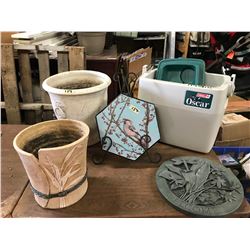 2 FLOWERPOTS+2 GARDEN DECORACTION ITEMS+ COLEMAN OSCAR COOLER