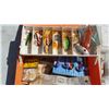 Image 3 : TACKLE BOX AND HOOKS