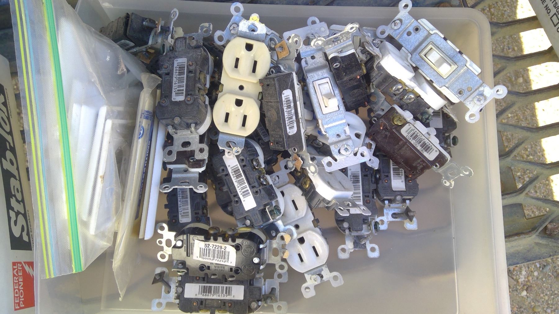 OUTLETS AND LIGHT SWITCHES, CIRCUIT BREAKERS Schmalz Auctions