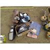 Image 1 : LOT OF VEHICLE MIRRORS AND WINDSHIELD WIPERS