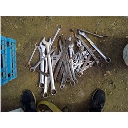 LOT OF WRENCHES